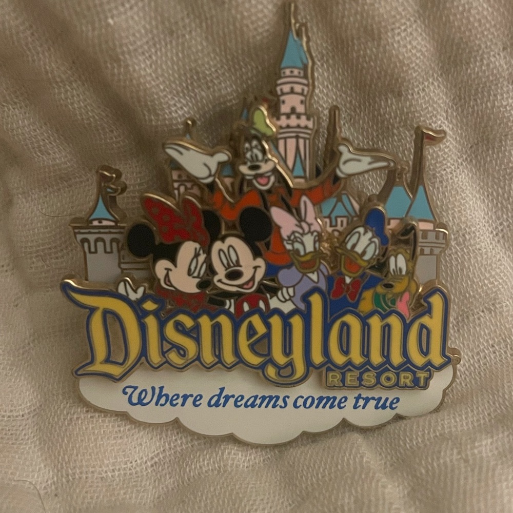 Disneyland Resort, Mickey and Friends Pin.